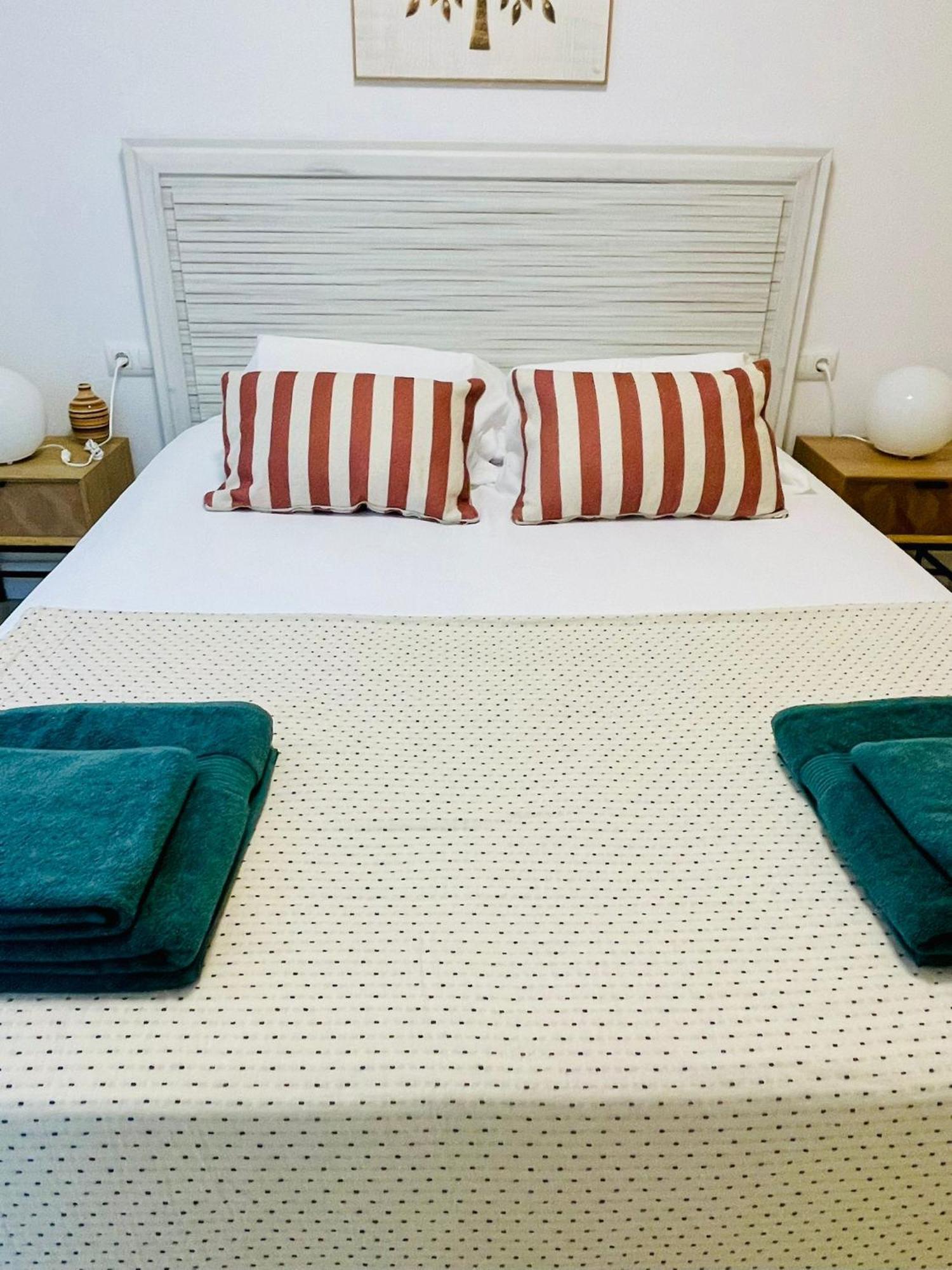 Apartamentos Familiares Puerto Nova Cartagena Esterno foto